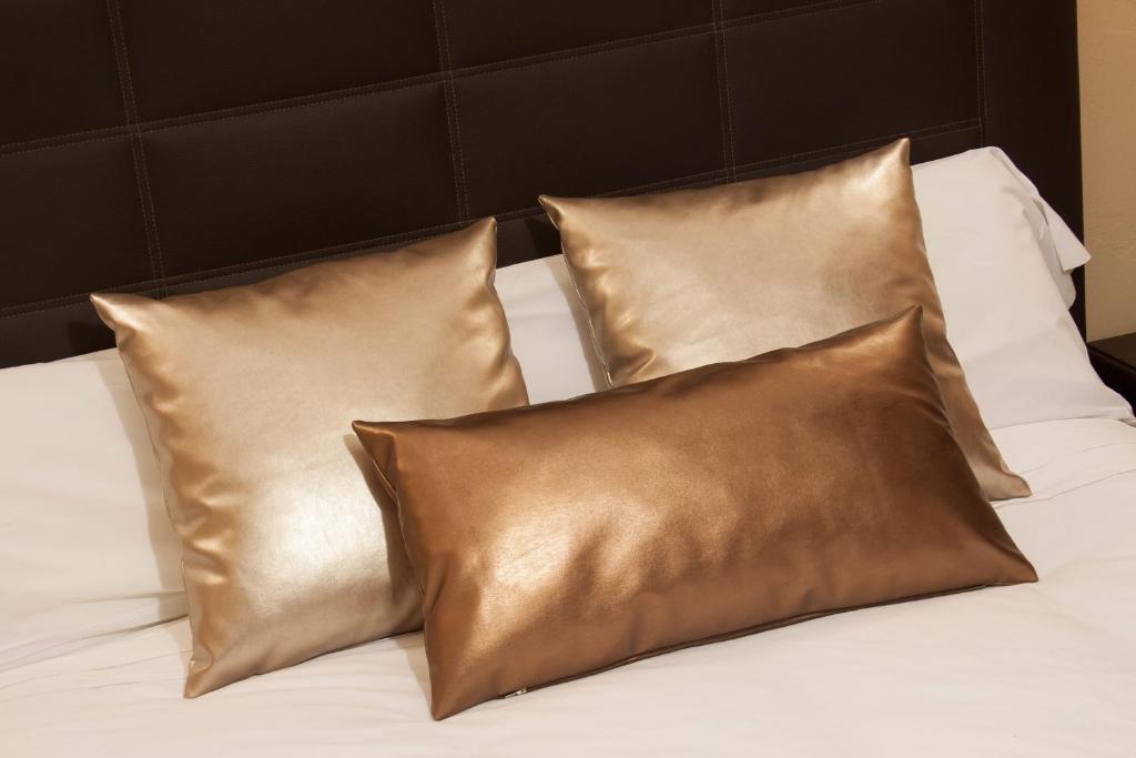 Small Double Room,1267941247:JPEG